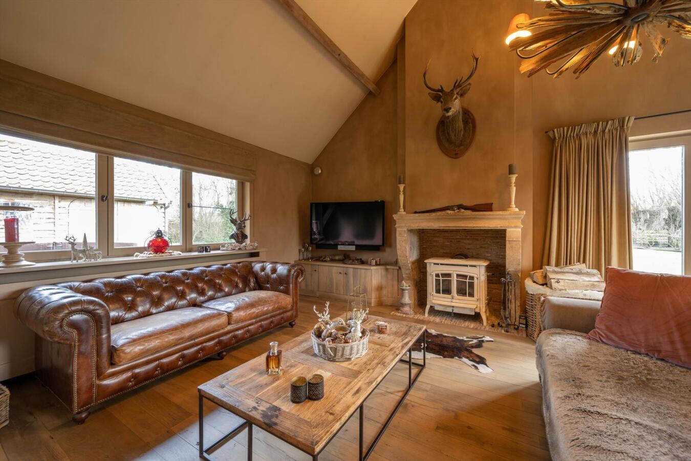 Idyllisch landhuis gelegen op 8330 m² te Ruiselede 