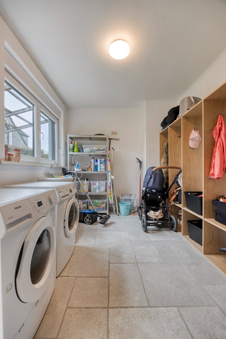 Open bebouwing met 4 slaapkamers, bureau, garage en prachtige tuin in Boutersem – EPC 158 kWh/m² - bewoonbare opp. 282 m² 