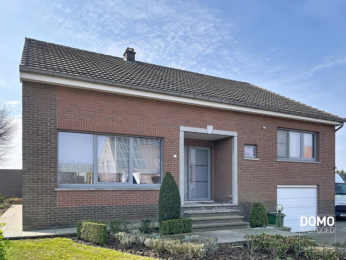 Ruime woning met weiland te koop te Alken 