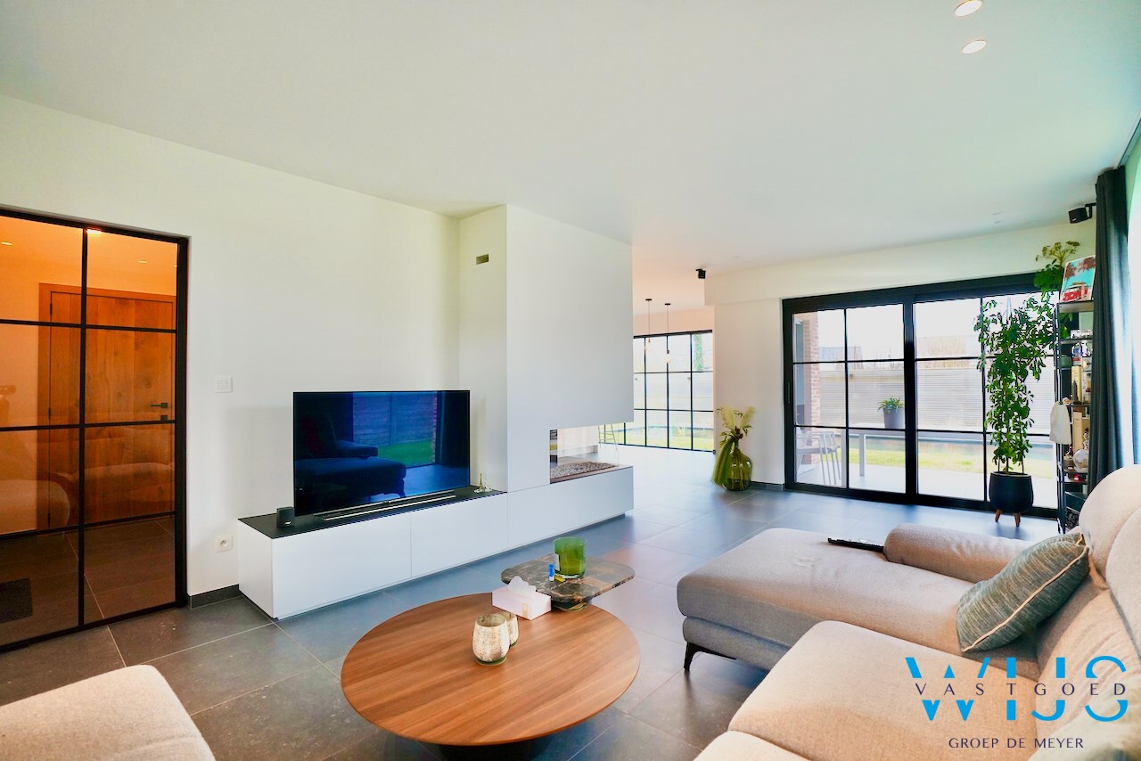 Waanzinnig mooie pastorijwoning te Assenede ! 