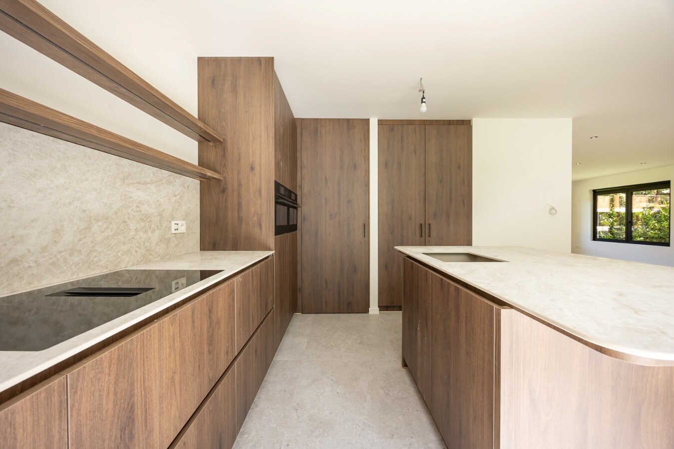 Rustig gelegen eniergiezuinige instapklare luxueuze villa op een West-perceel van 2.198 m² te Zoersel 