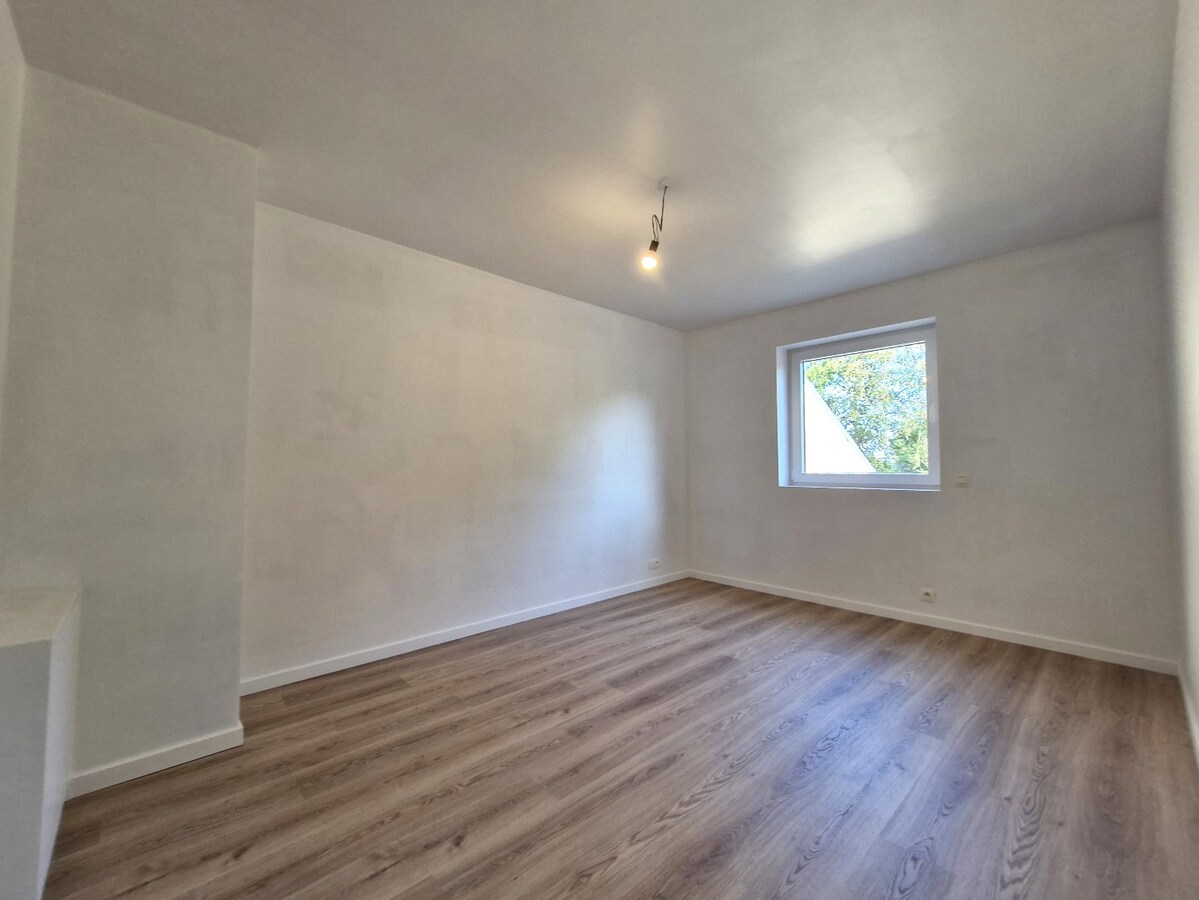 Nieuwbouwwoning met mooie tuin, garage en 4 slaapkamers te Dudzele 