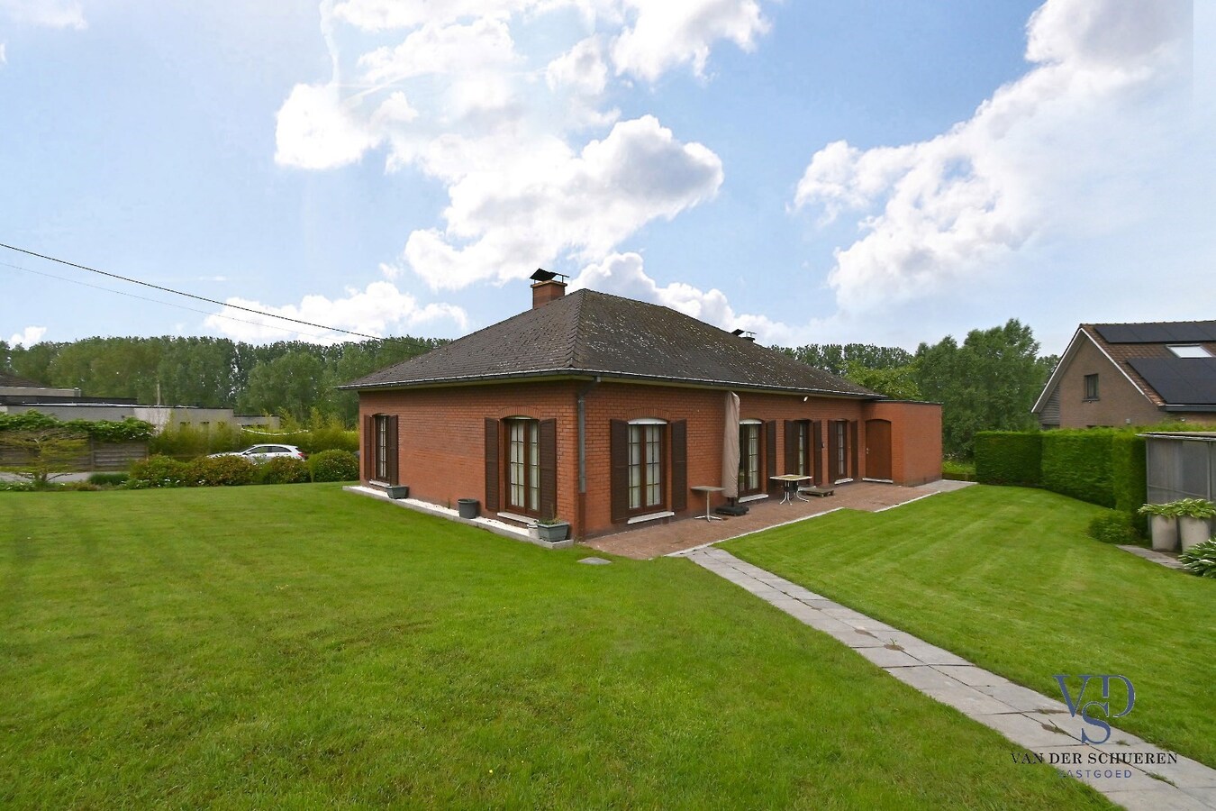 Tijdloze villa (alles op gelijkvloers). 