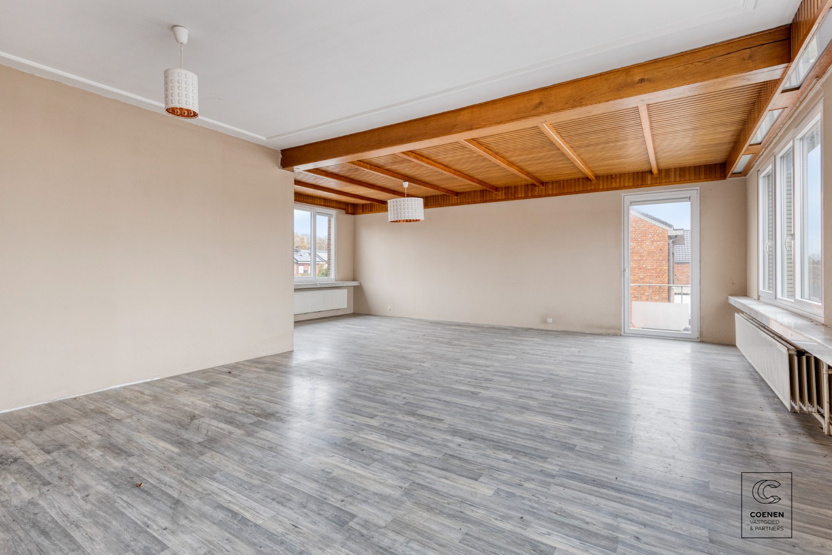 Te renoveren appartement van ca. 120 m² op een gunstige ligging te Kessel! 