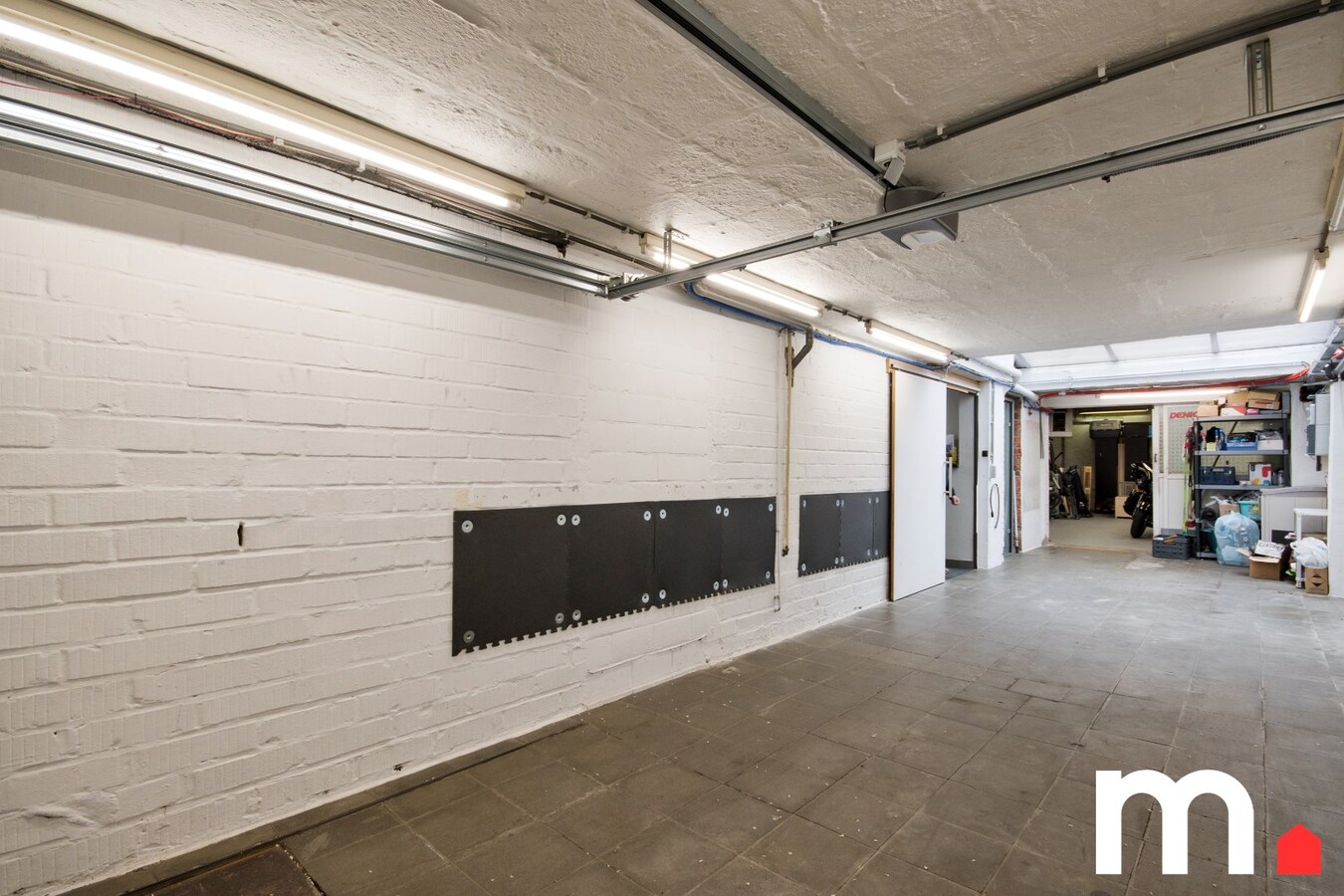 Uniek handelshuis met woonst op toplocatie – 220m² commerciële Ruimte + 165m² woning 