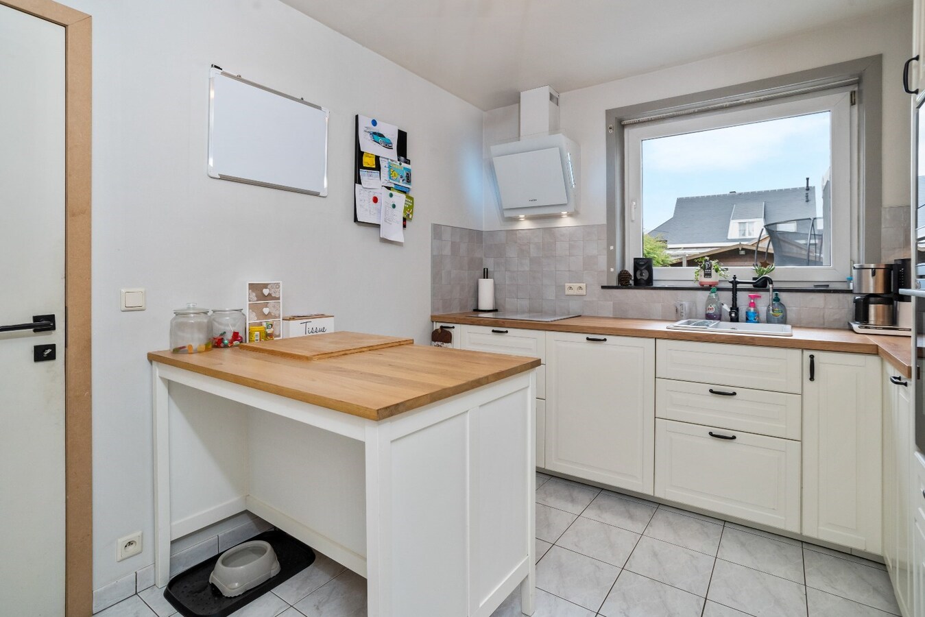 Centraal gelegen, halfopen woning op perceel 624m² 