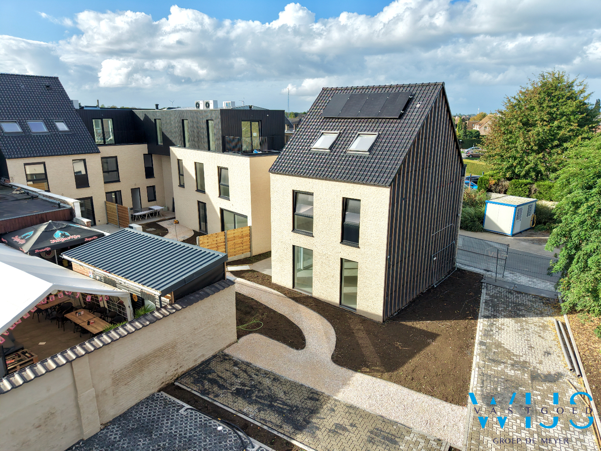 Moderne gezinswoning met 4 slaapkamers en tuin 