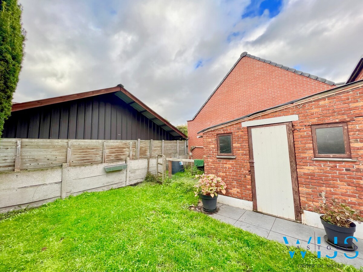 Toffe gezinswoning met garage in het CENTRUM VAN ERTVELDE ! 