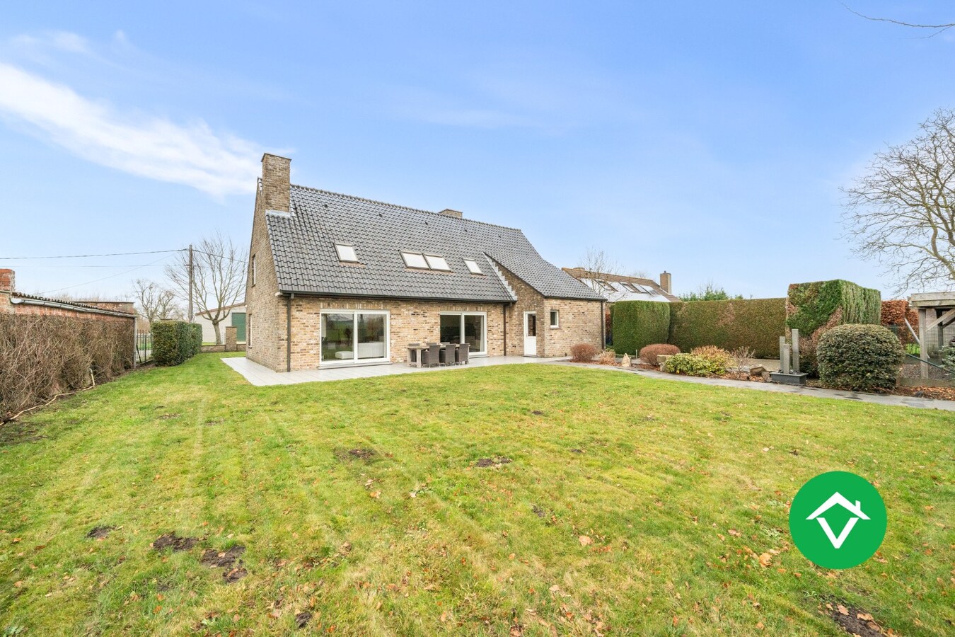 Alleenstaande woning met 4 slaapkamers te Ichtegem 