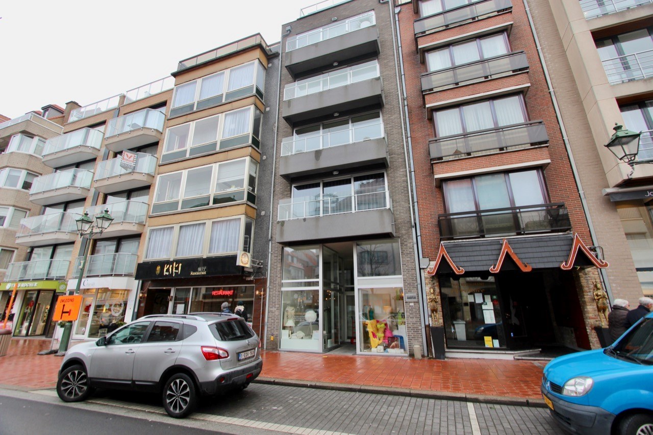 Magasin à louer dans un emplacement TOP sur l'avenue LIPPEN à Knokke. 