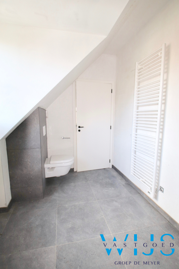 Instapklaar appartement met 2 slaapkamers &amp; terras te ASSENEDE ! 