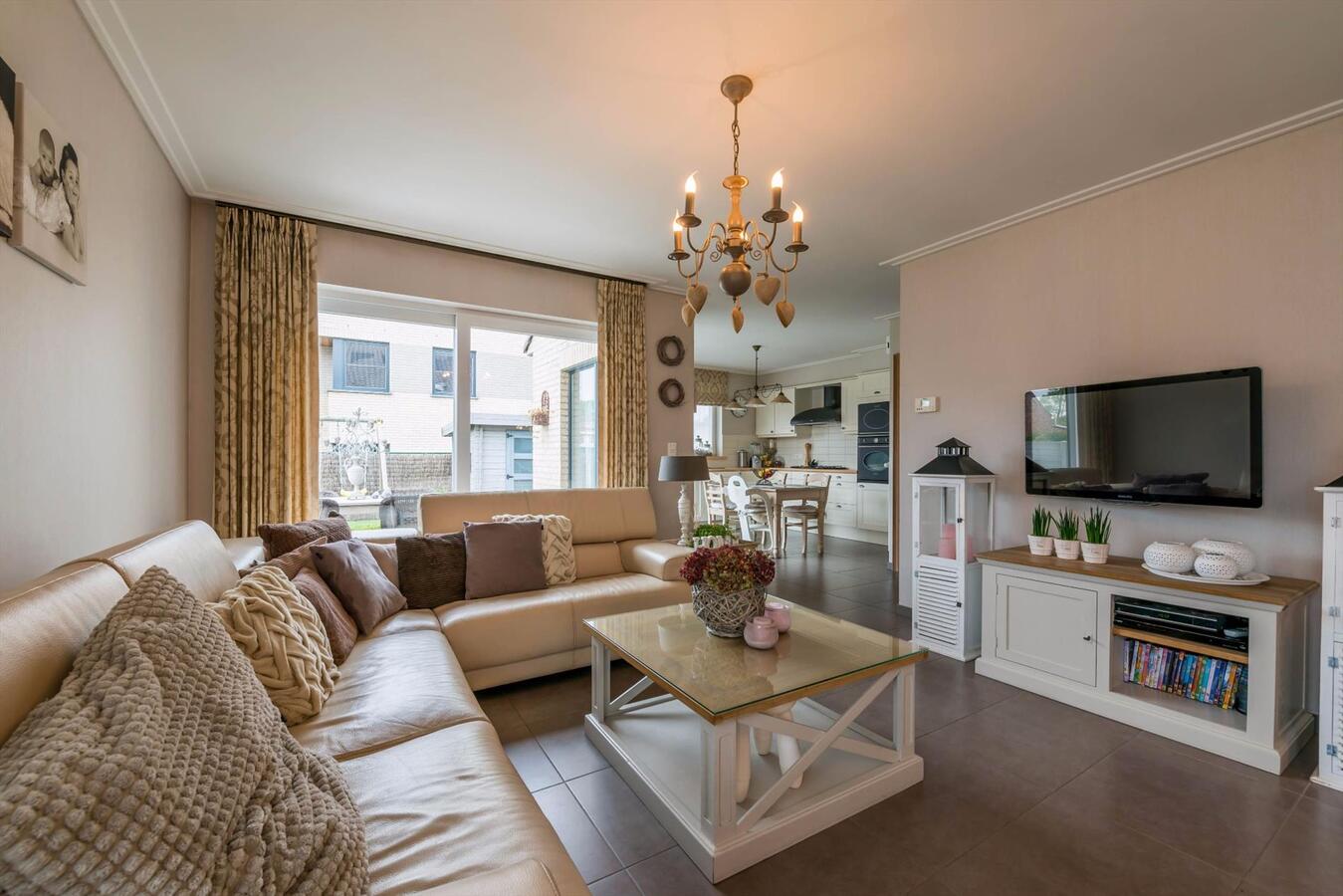 Prachtig afgewerkte halfopen woning met 3 slaapkamers 