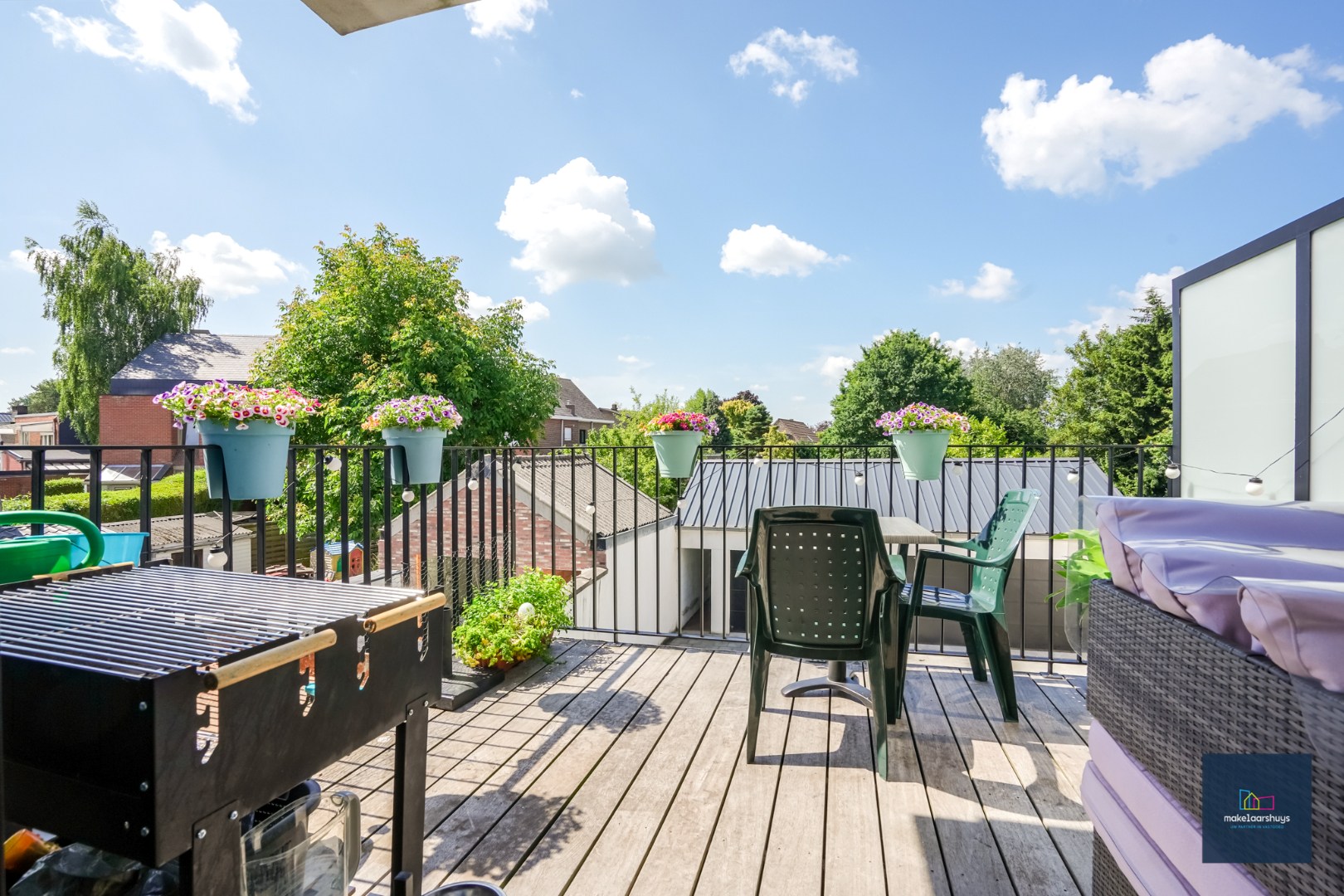 Instapklaar 2 slp. appartement met terras en grote gemeenschappelijke tuin. 