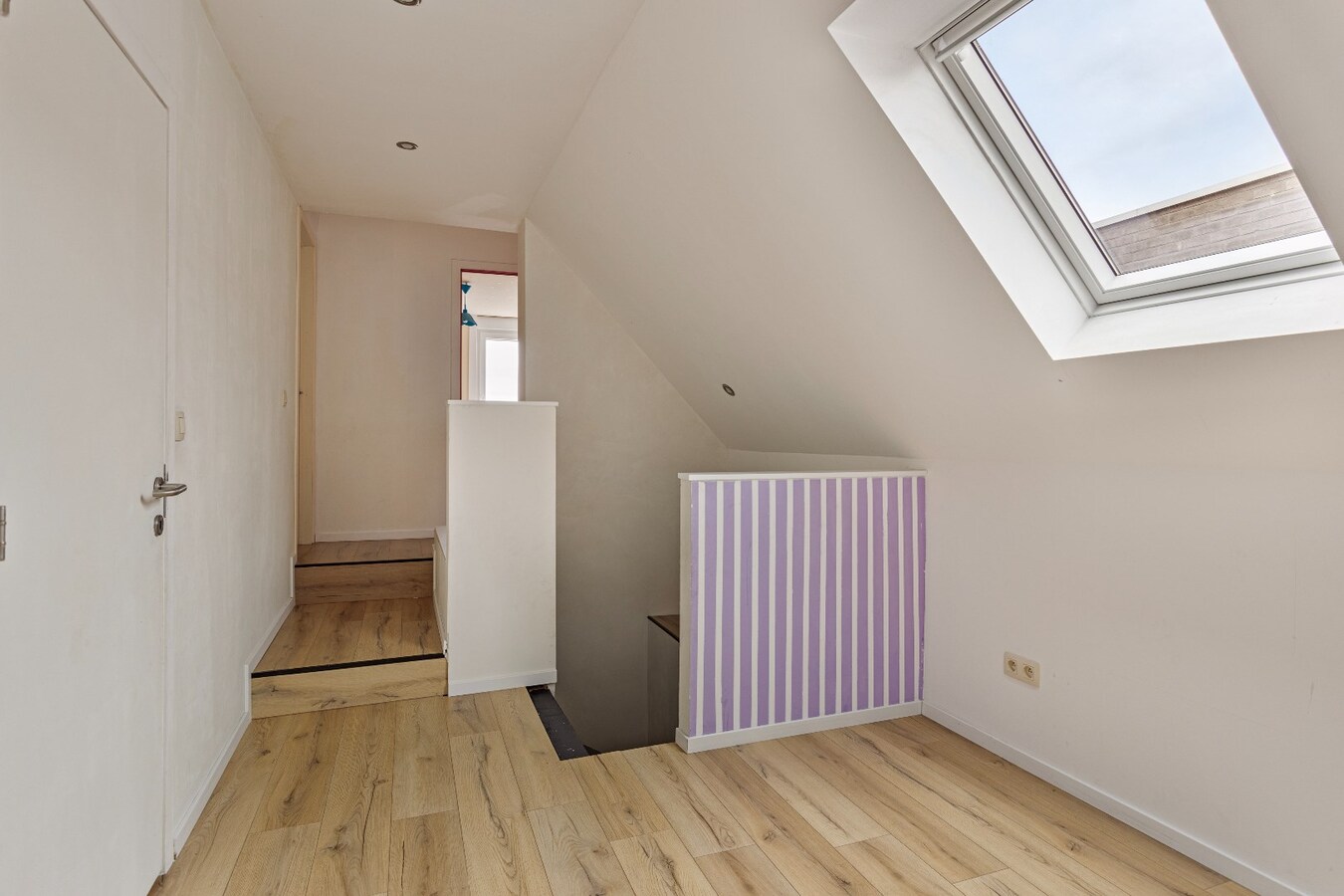 Instapklare ruime woning met praktijkruimte 