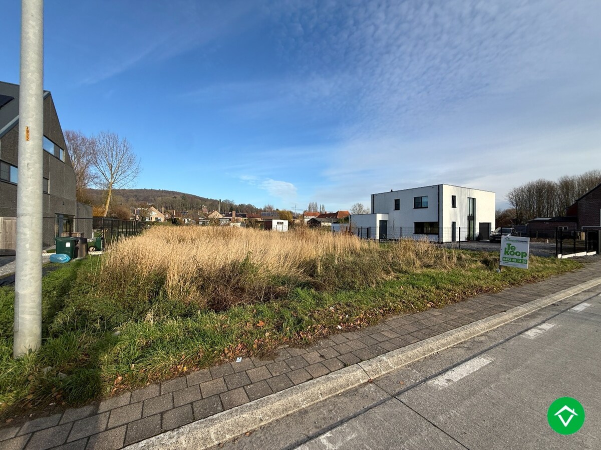 Ruim perceel van 1243 m² in het prachtige Ronse 