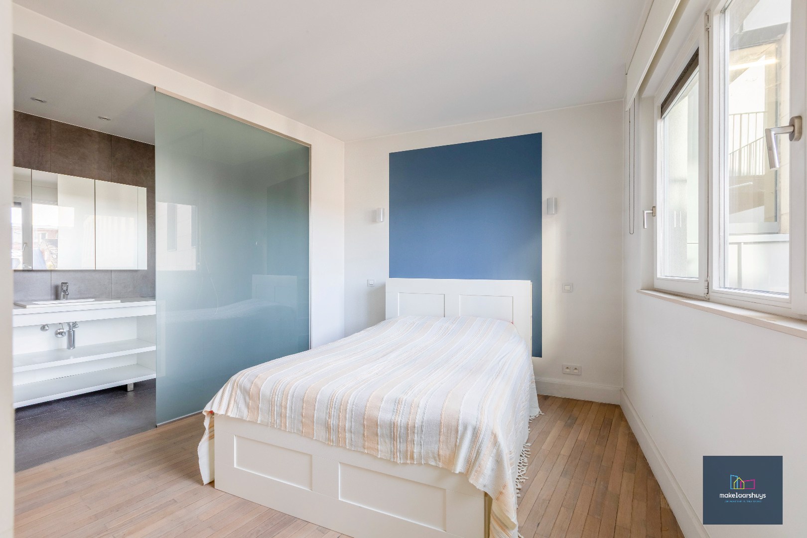 Luxueus duplex appartement   te Kouterhof met 2 slaapkamers , terras en  garageplaats 