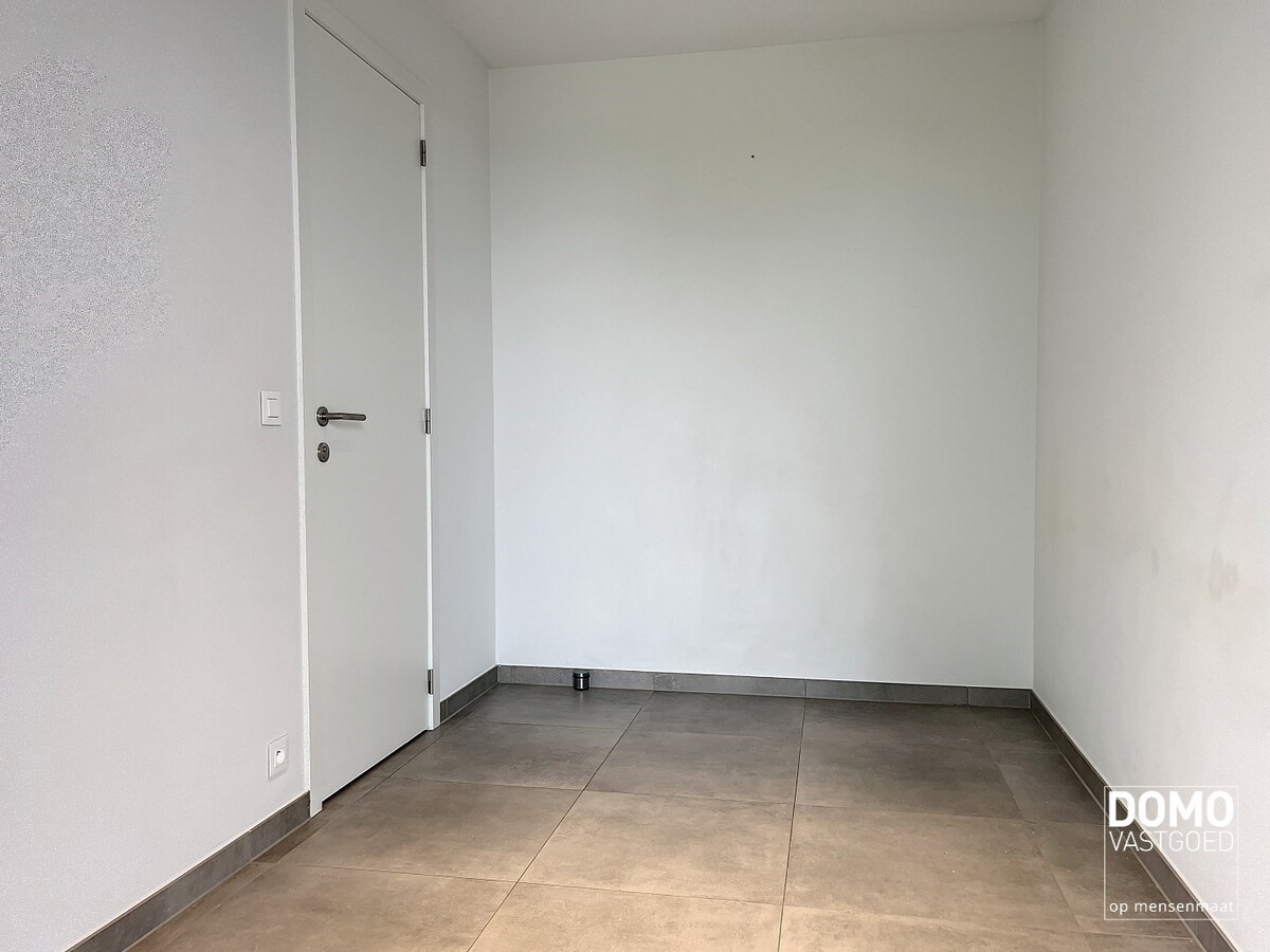 MODERN APPARTEMENT MET TERRAS, LIFT EN 2 SLAAPKAMERS IN DIEPENBEEK 