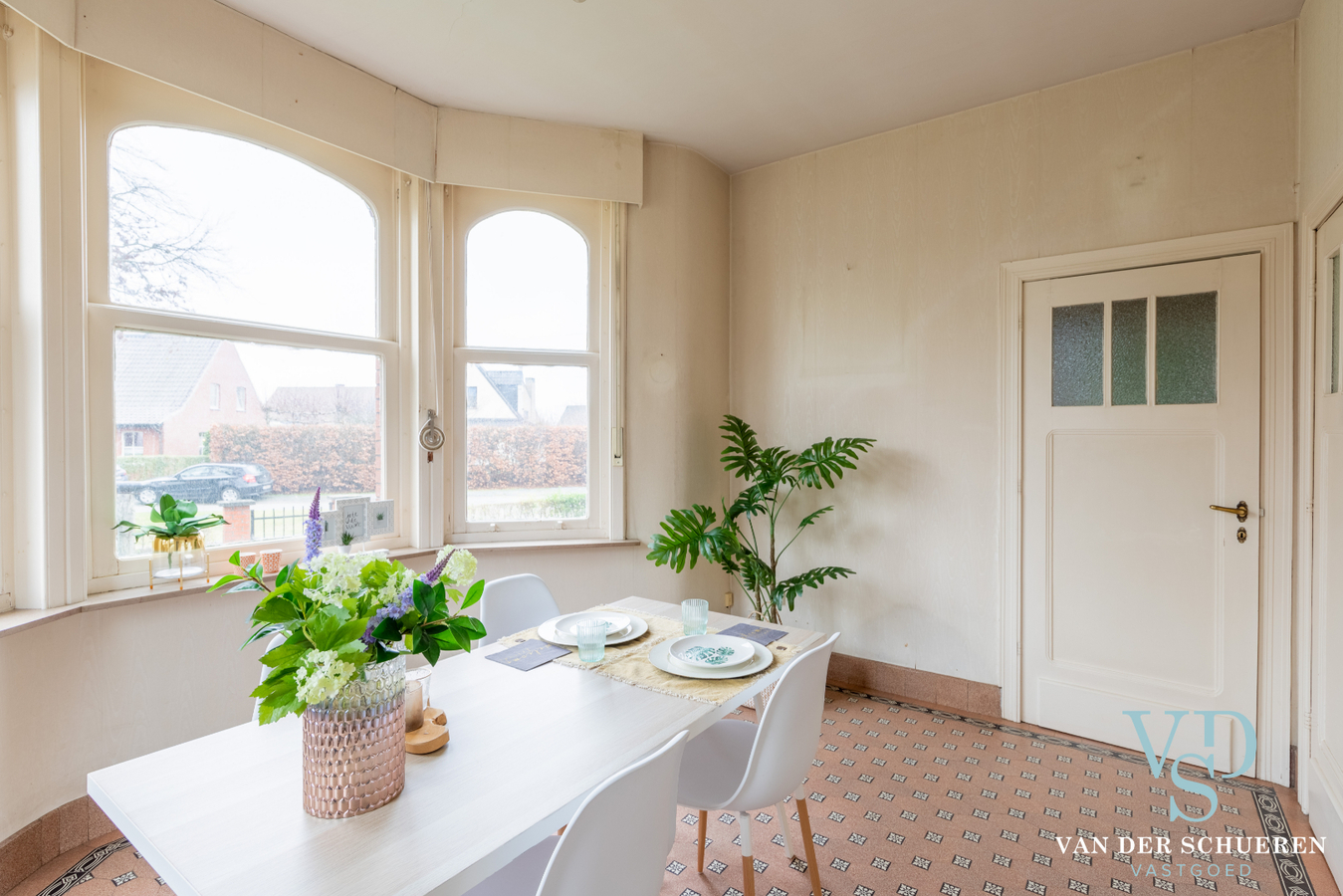 Statige herenwoning met potentieel ! 