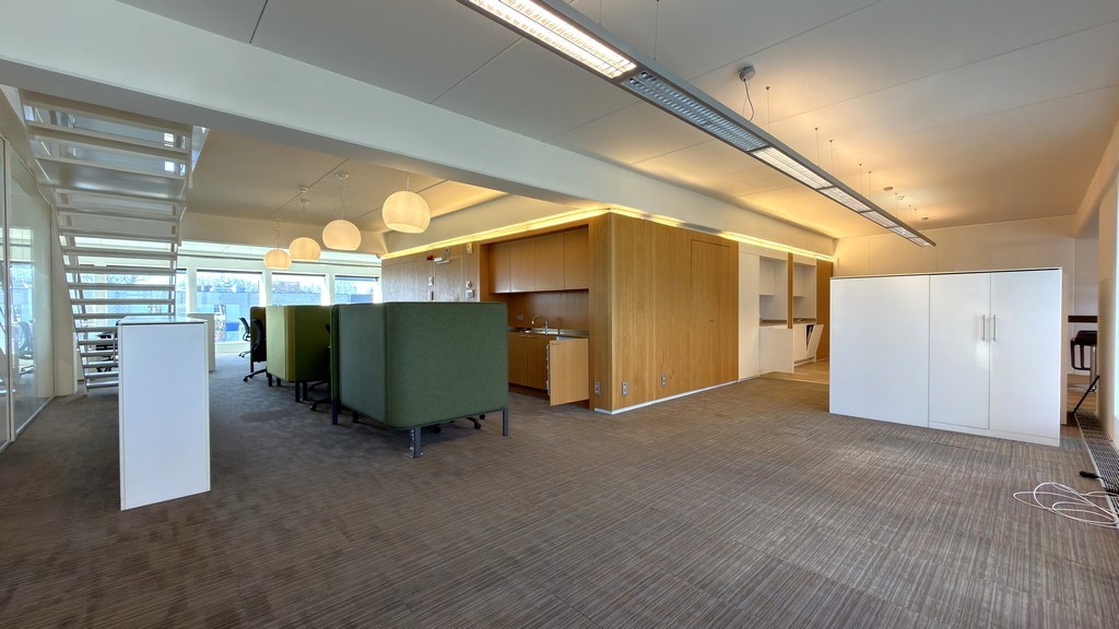 Volledig uitgeruste kantoren te huur langs E313 te Wommelgem