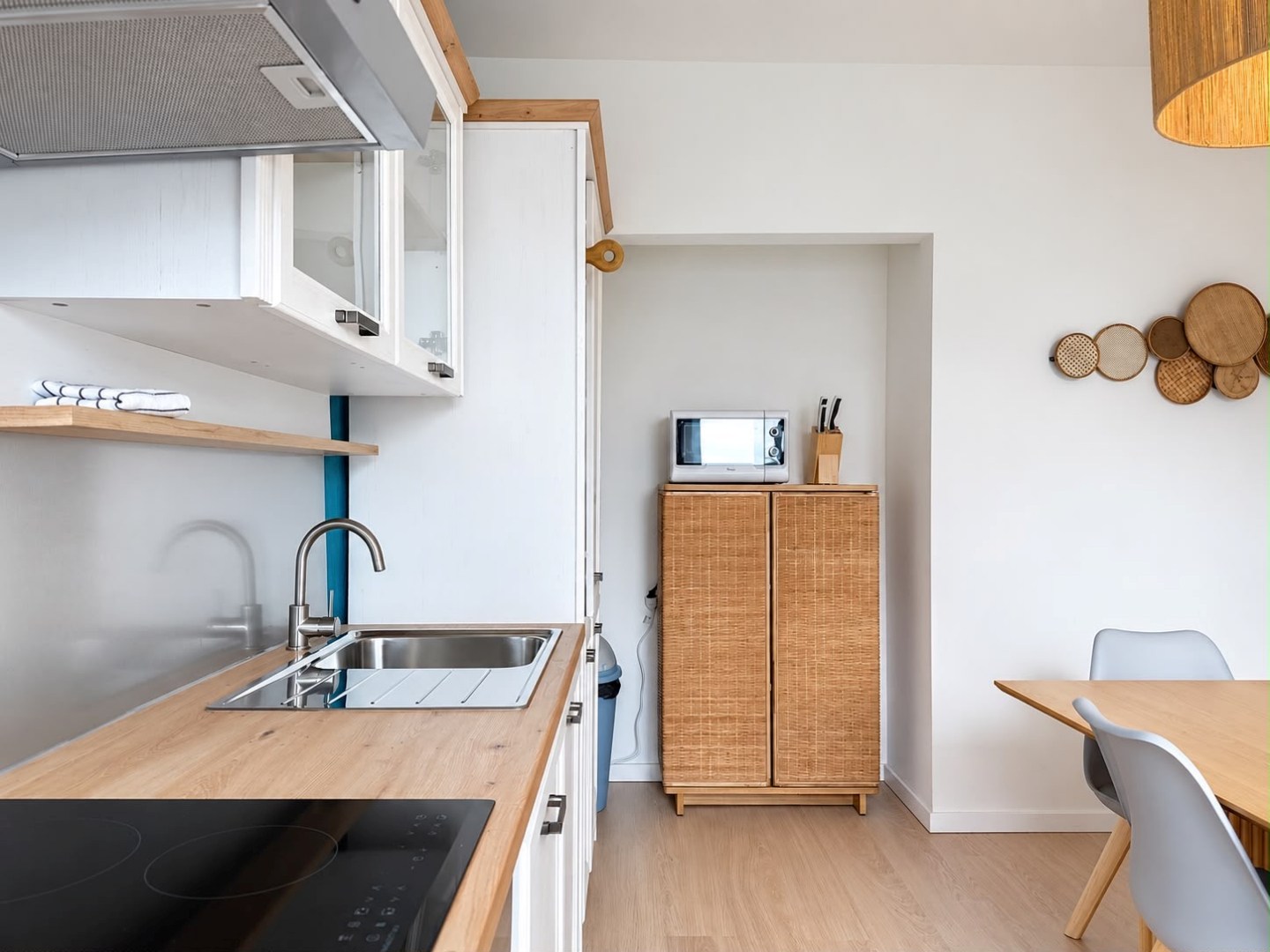 Ruime en gerenoveerde stadswoning met 5 slaapkamers, garage en twee badkamers in hartje Blankenberge 