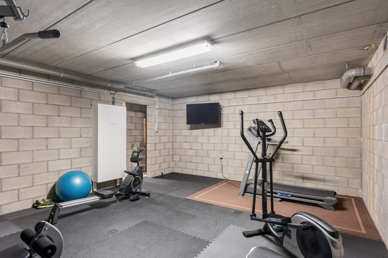 Recente, goed afgewerkte gezinswoning op een perceel van 5a15ca nabij het dorpscentrum van Opoeteren! 