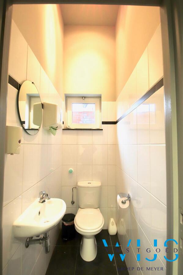 Multifunctionele handelsruimte in hartje ERTVELDE! 