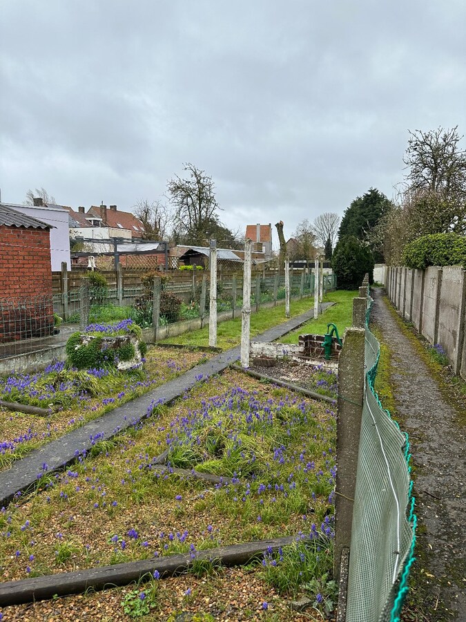 Woning met 3 slaapkamers en garage te Snaaskerke 