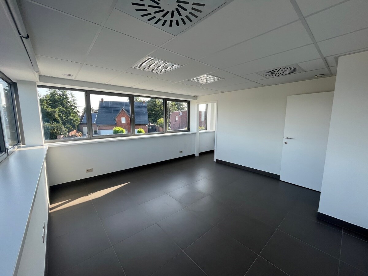 Kantoorruimte op commerciële TOP-ligging 