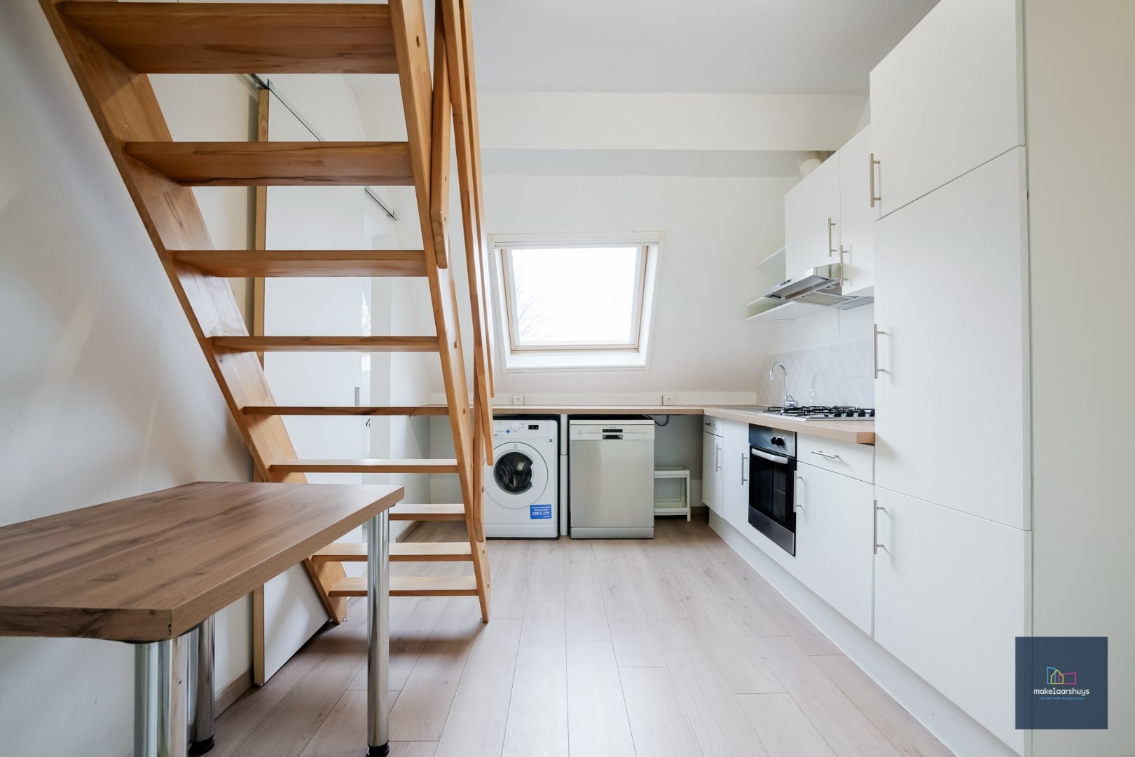 VERHUURD Rustig gelegen dakappartement nabij het centrum van Gentbrugge 