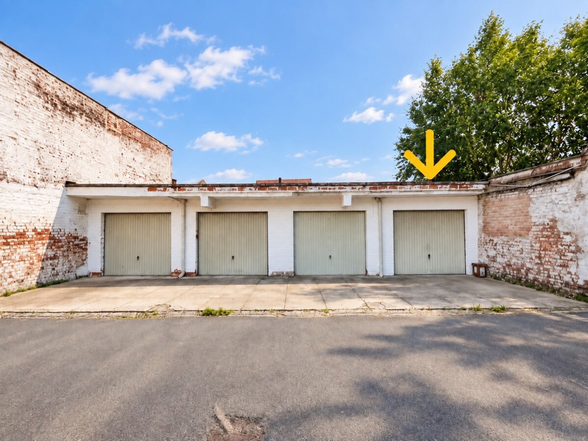 Garage te koop op zeer interessante ligging te Kortrijk ! Jan Breydellaan ! 