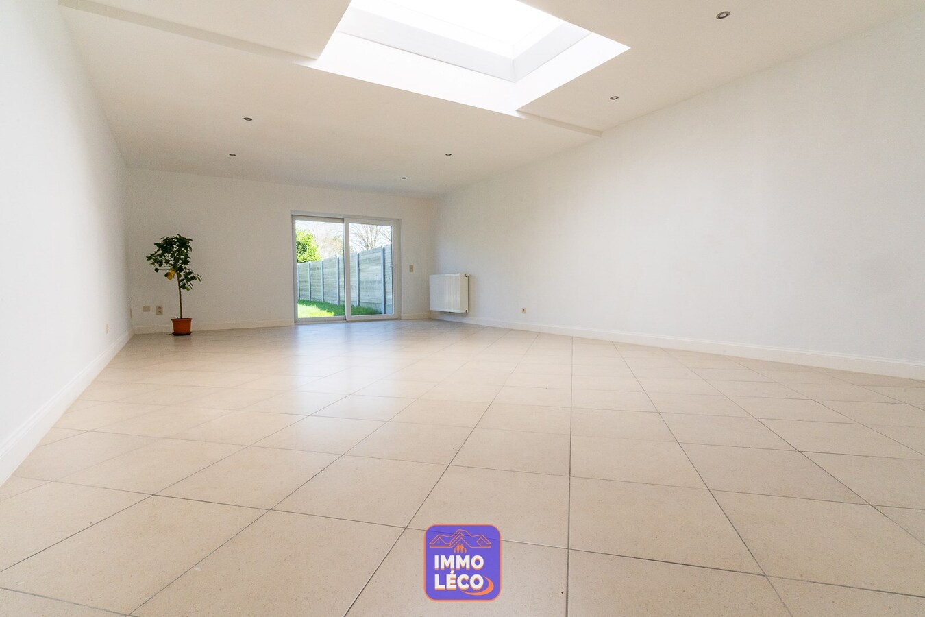 Maison rénovée en 2025 avec jardin, volumes impressionants ! 