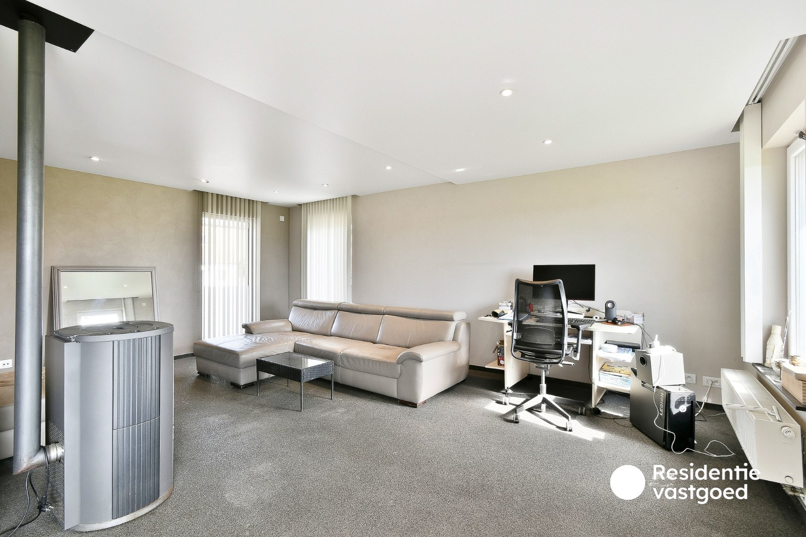 Ruime en instapklare villa met 4 slaapkamers, garage, tuin en 2 terrassen 