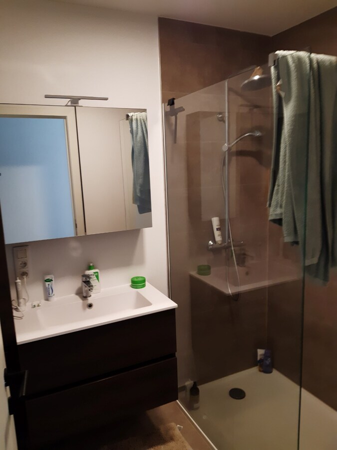 Gelijkvloers appartement met terras. 