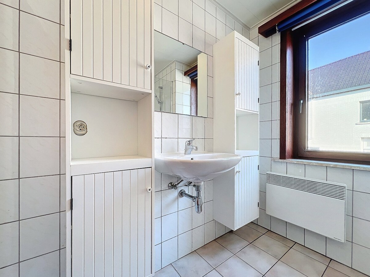 Instapklaar tweekamerappartement met terras, berging en parking 