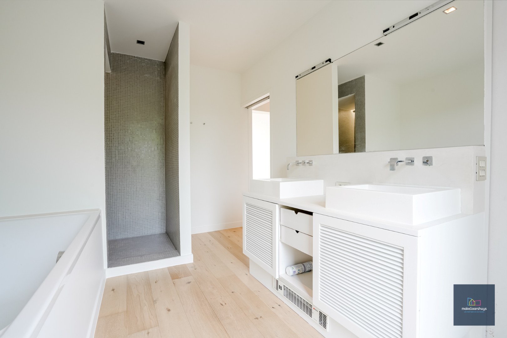 INSCHRIJVEN Instapklare woning MET garage te Gentbrugge 