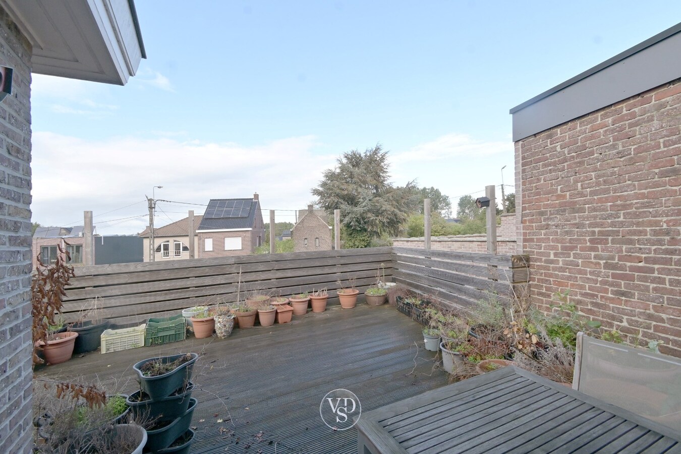Exceptioneel ruim appartement in centrum Gavere. 