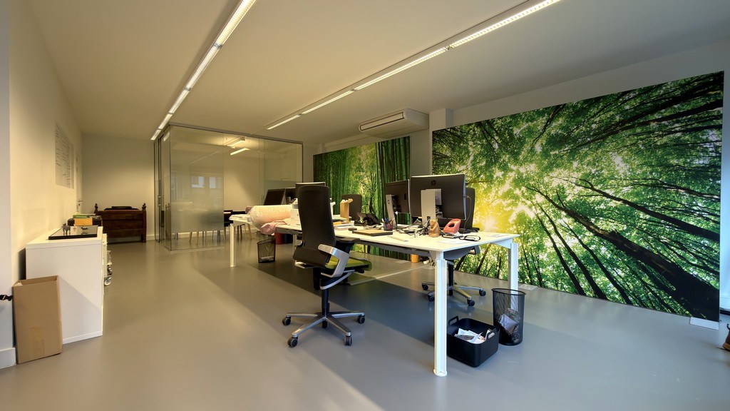 Lichtrijk kantoor te huur aan de Leien in Antwerpen