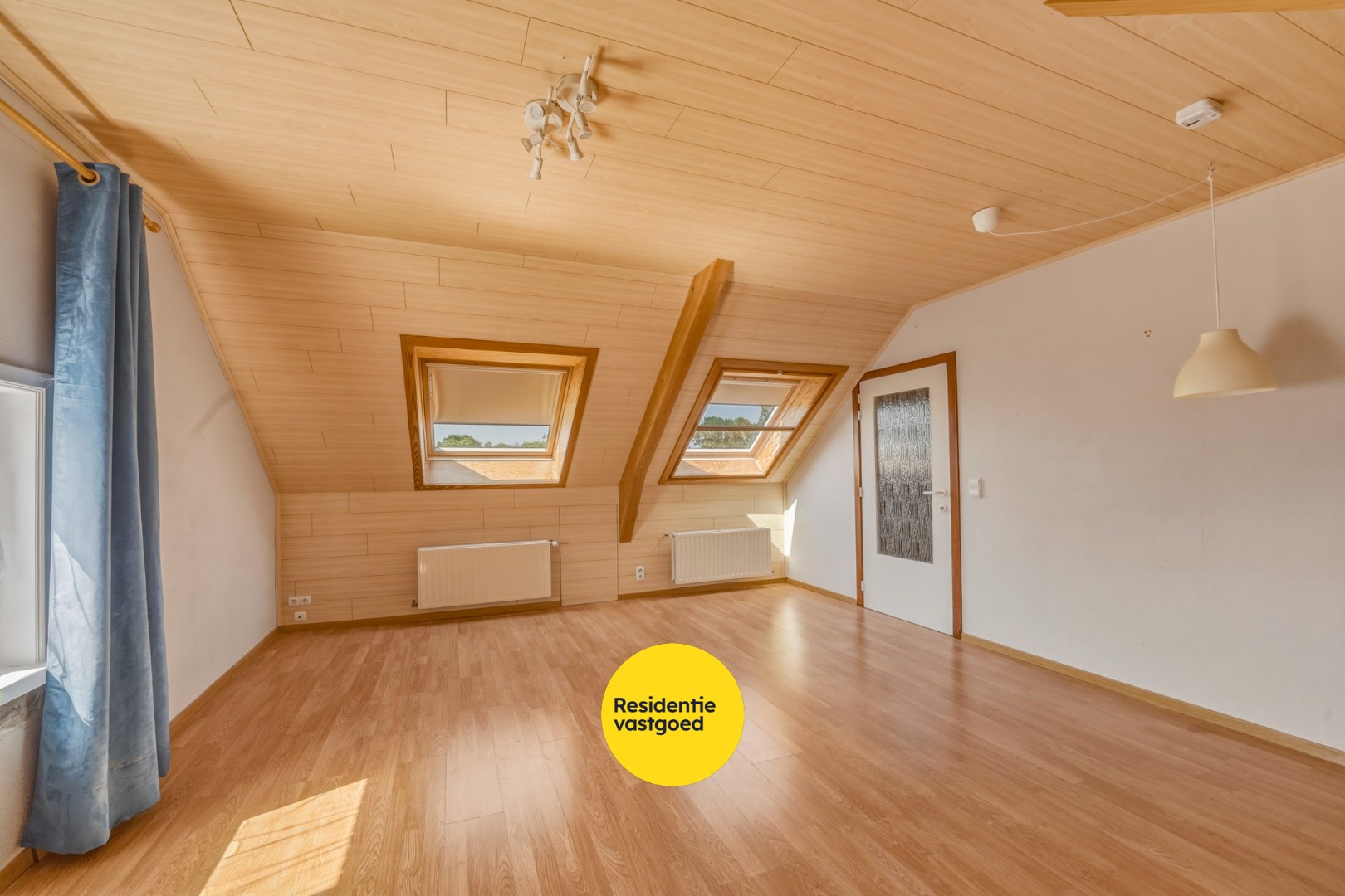 Ruime halfopen woning met 4 slaapkamers, tuin en garage 