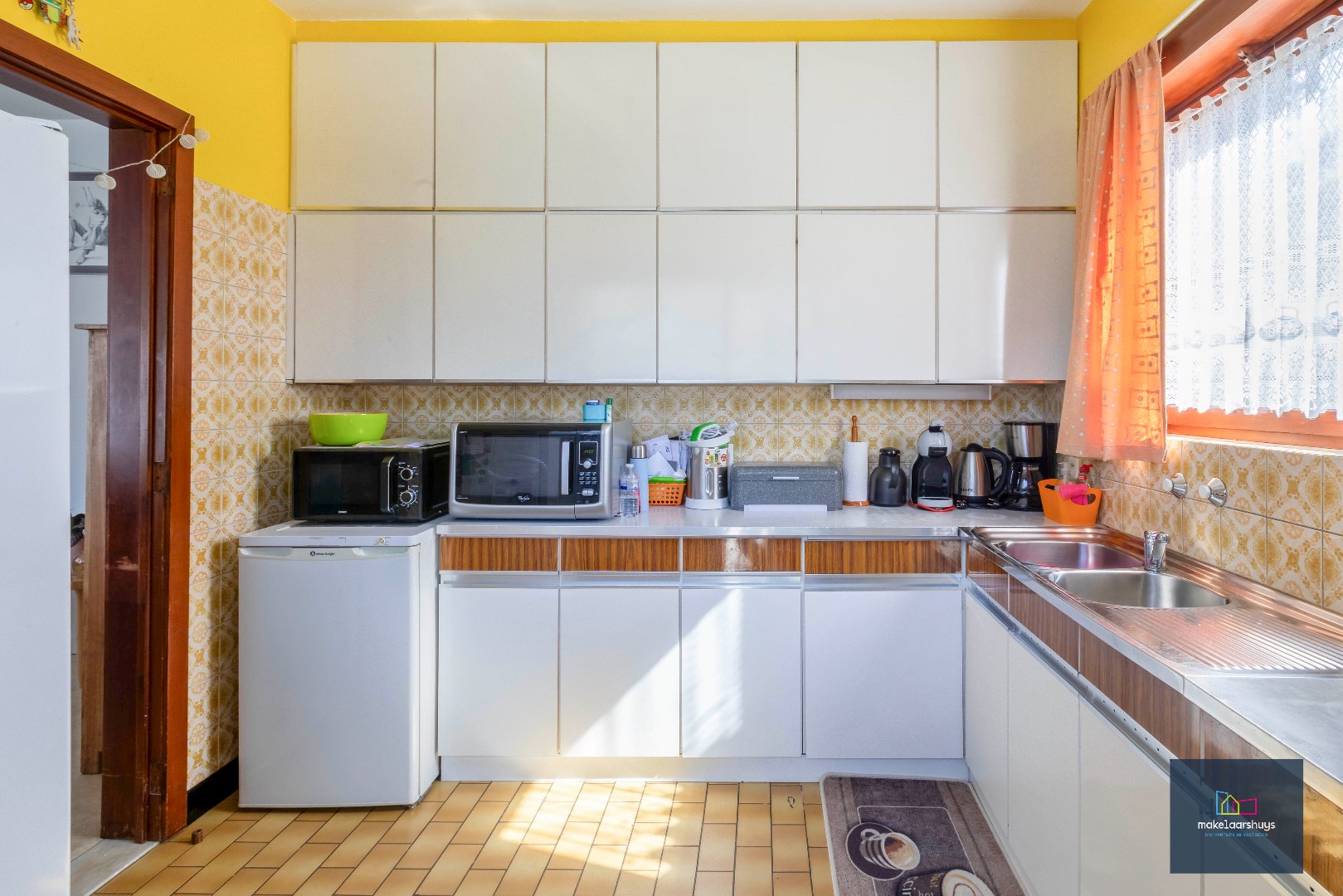 Building met 2 app. met 3 slps en 2 garages 