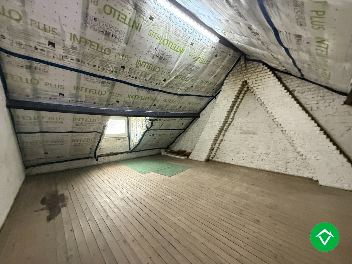 Gezellige rijwoning met 3 slaapkamers en tuin te centrum Roeselare 