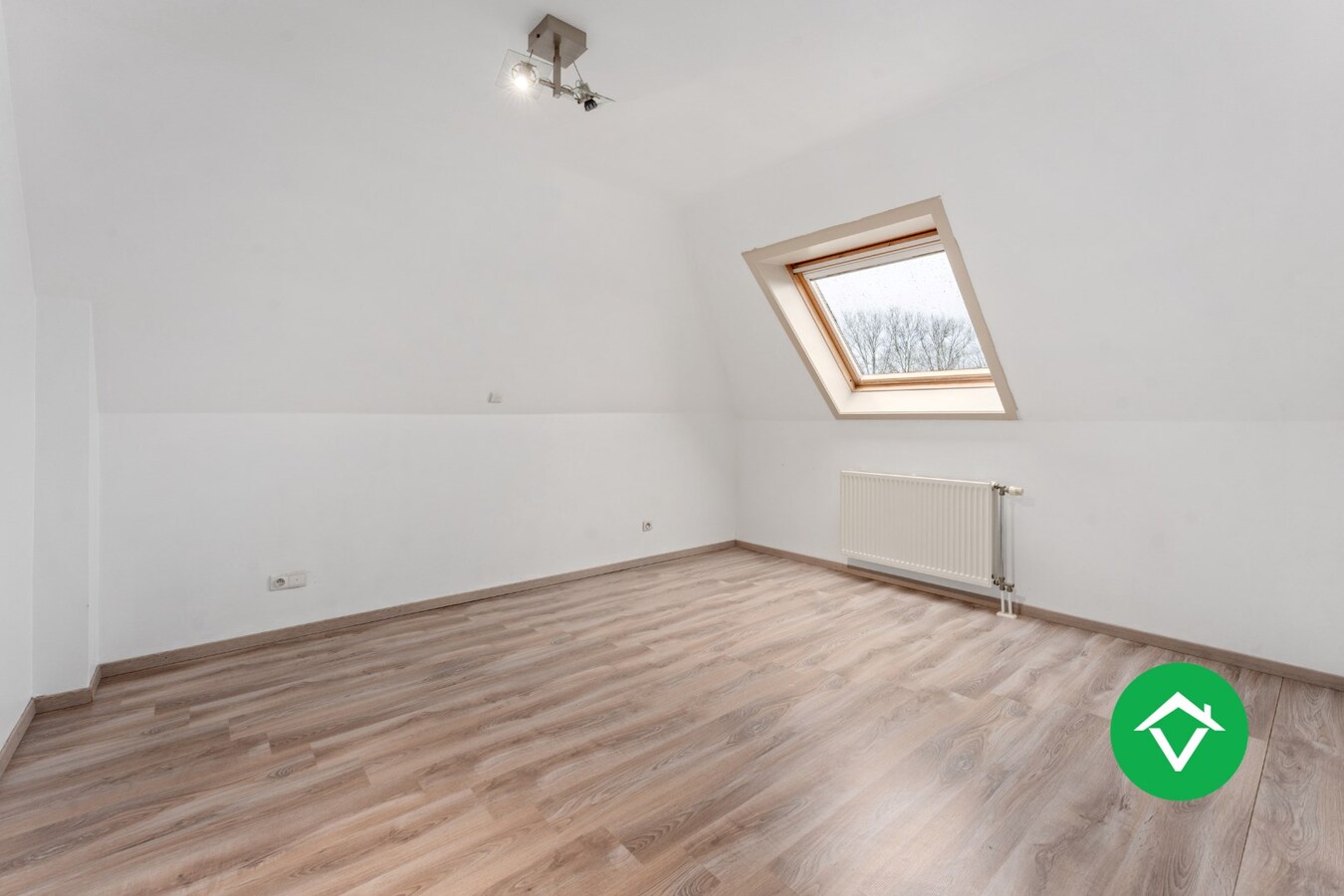 Instapklaar appartement met 3 slaapkamers en autostandplaats te Brugge 