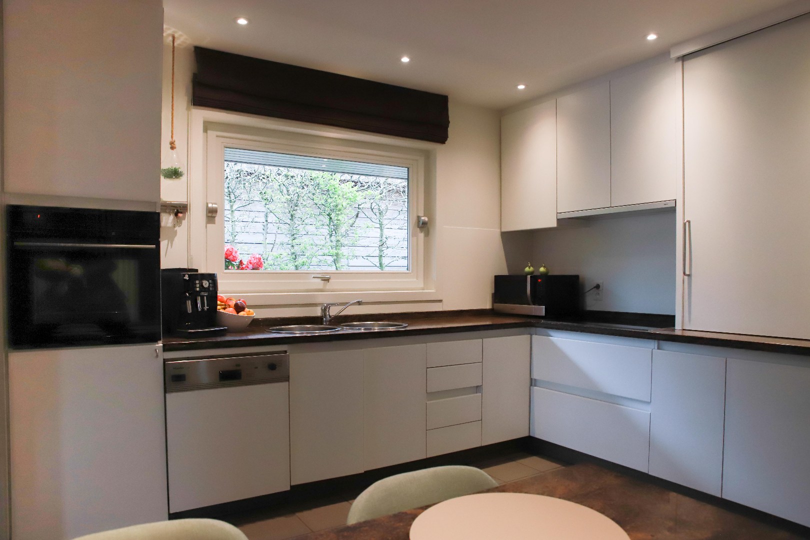 Ruime, instapklare,  alleenstaande woning met garage en tuin op 818 m² 