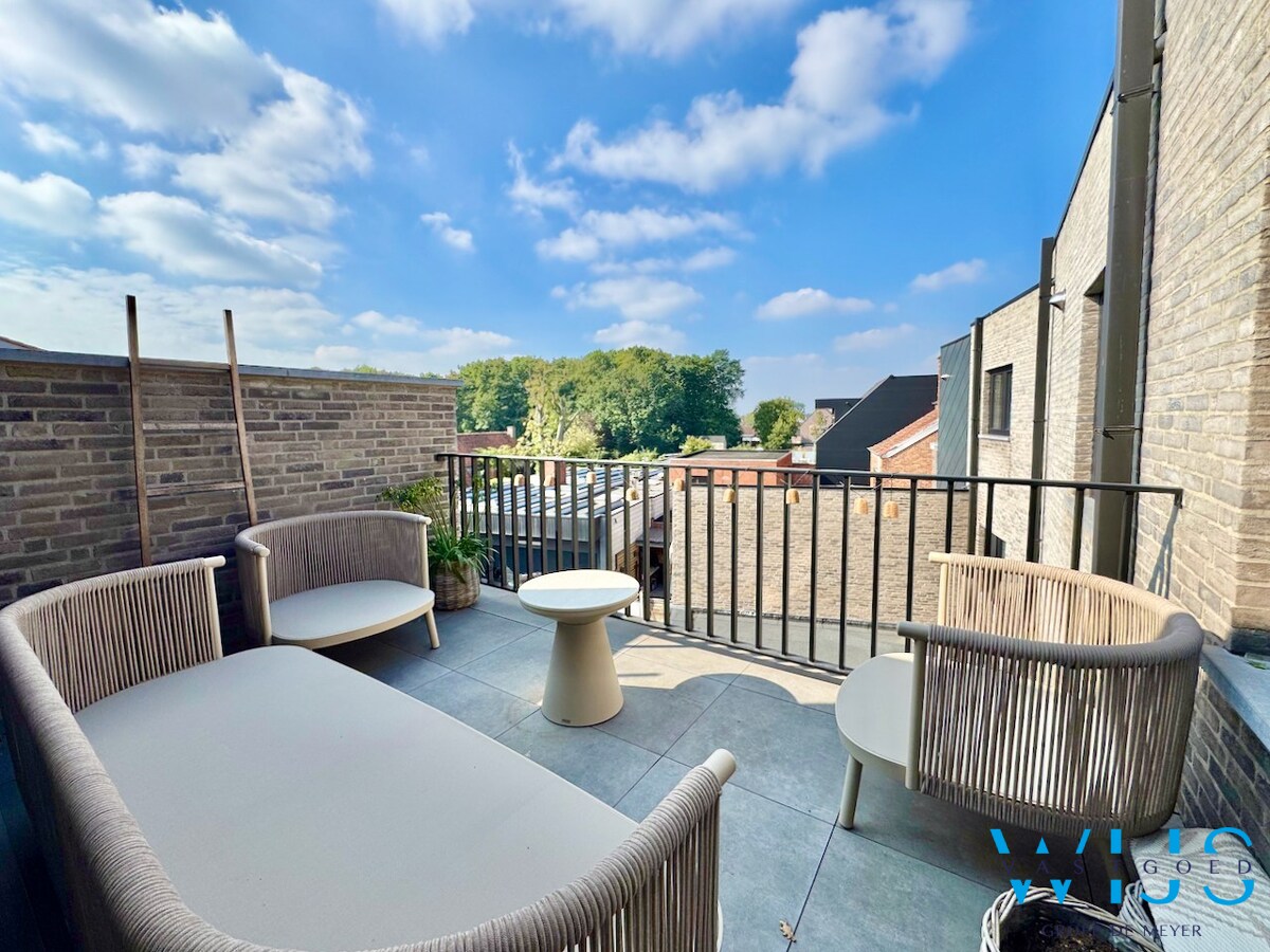 PRACHTIG dakappartement met 4 slaapkamers en 2 terrassen ! 