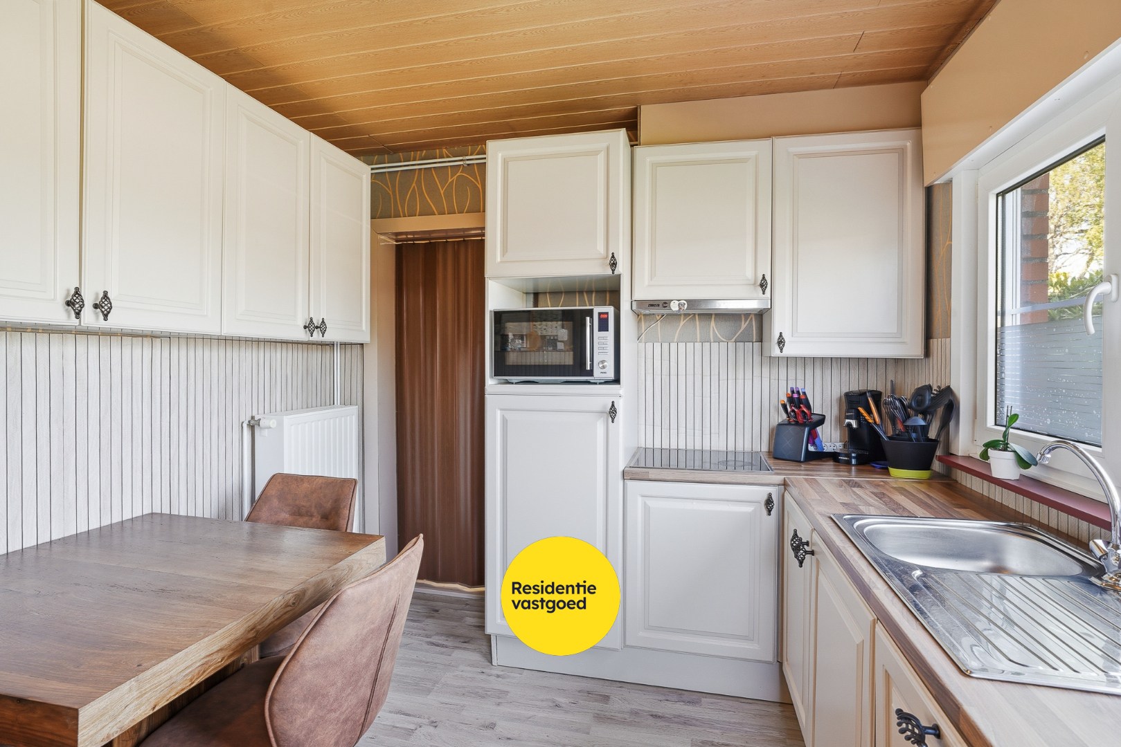 Charmante woning op 727 m² in het centrum van Eernegem 