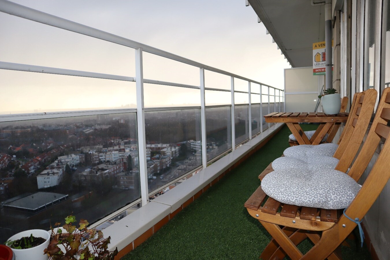 Mooi appartement met 2 slaapkamers en bureau te Jette 