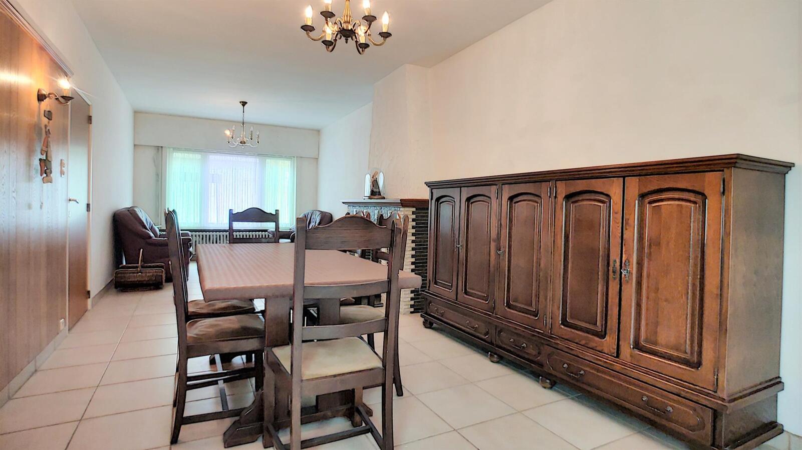 Goed gelegen, op te frissen gezinswoning - Heist 