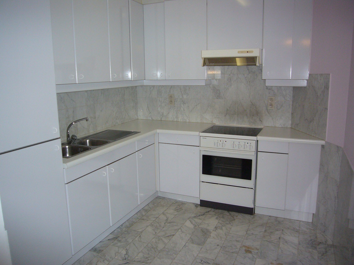 ONGEMEUBELD 2 SLP APP. GELEGEN CENTRUM OOSTENDE 