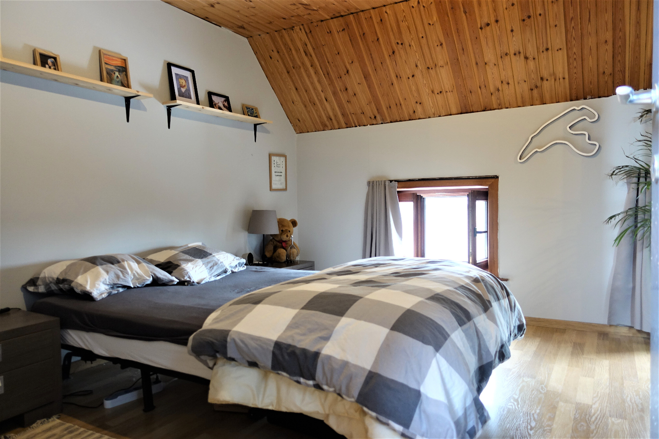 Landelijke woning met tuin en dubbele garage 