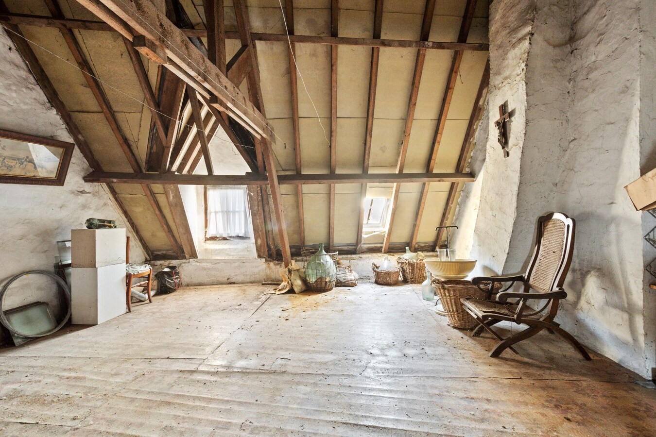 Ruim, voormalig handelshuis in het Centrum van Dadizele 