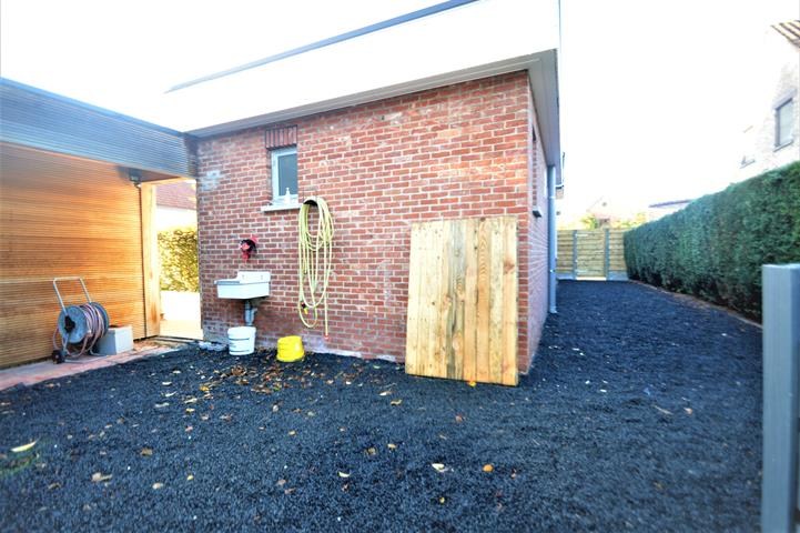 Prachtig gerenoveerde woning met een zeer ruime en zonnige tuin op top locatie in Mol 